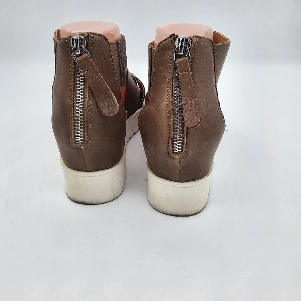 Steven by Steve Madden Womens Keanna Wedge Sandal Strappy Zip Up Brown Size 6.5M